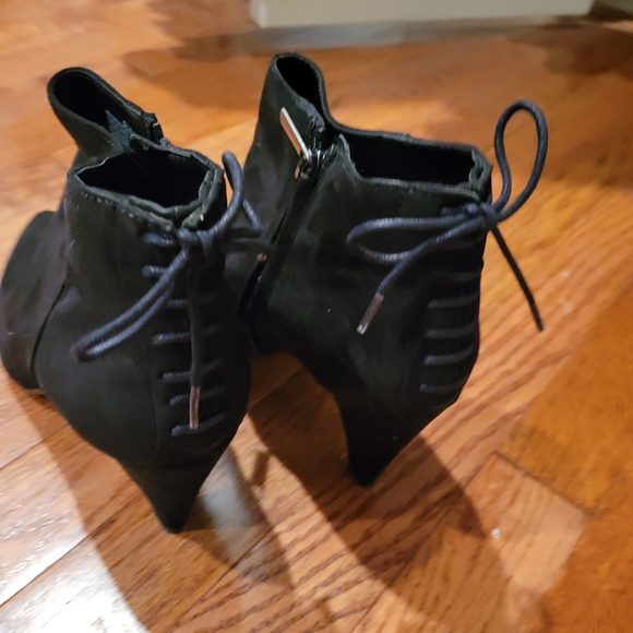 Cute suede booties with back ties. - Picture 1 of 6